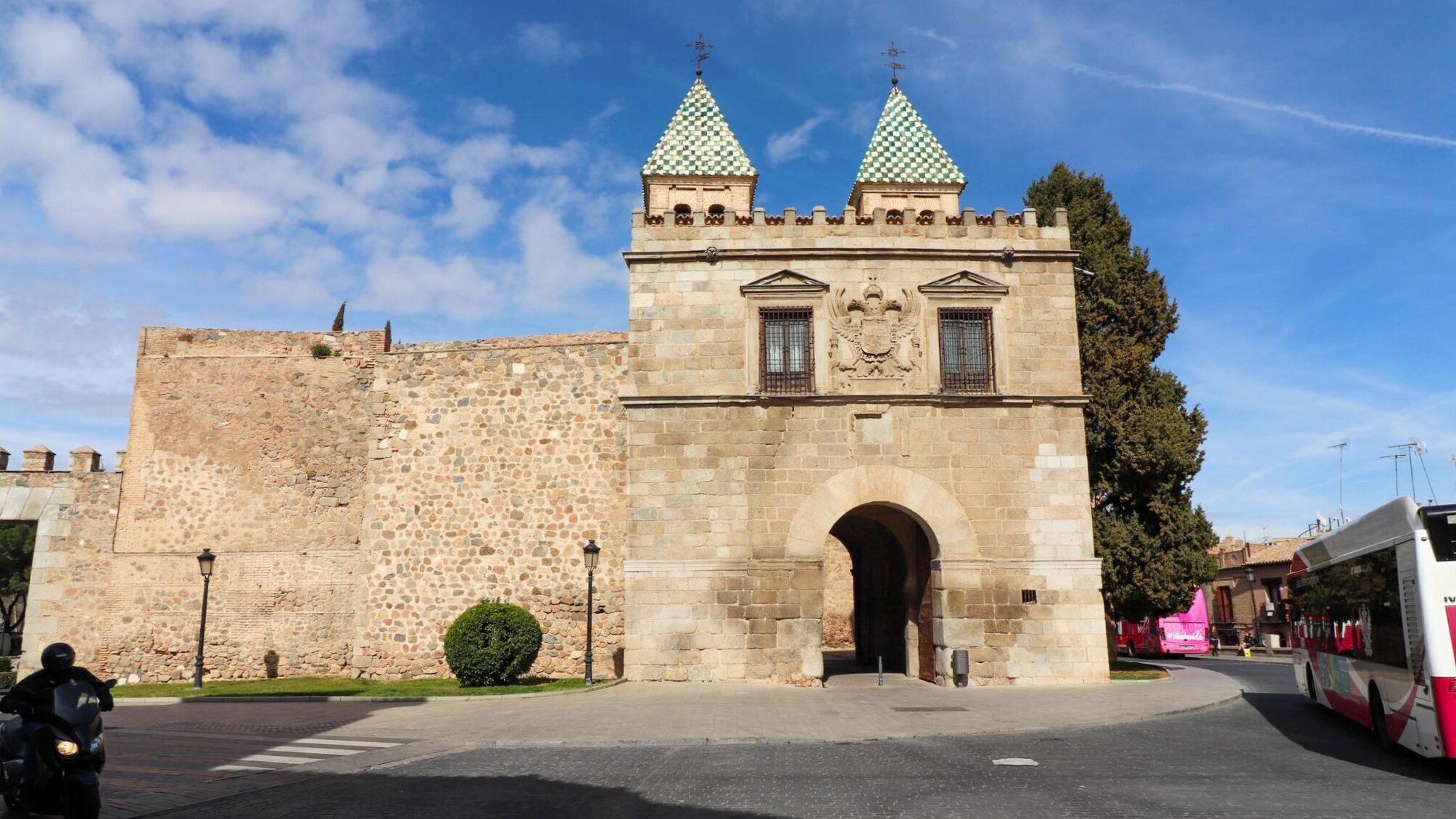 Entry gate of Toledo in roundabout.