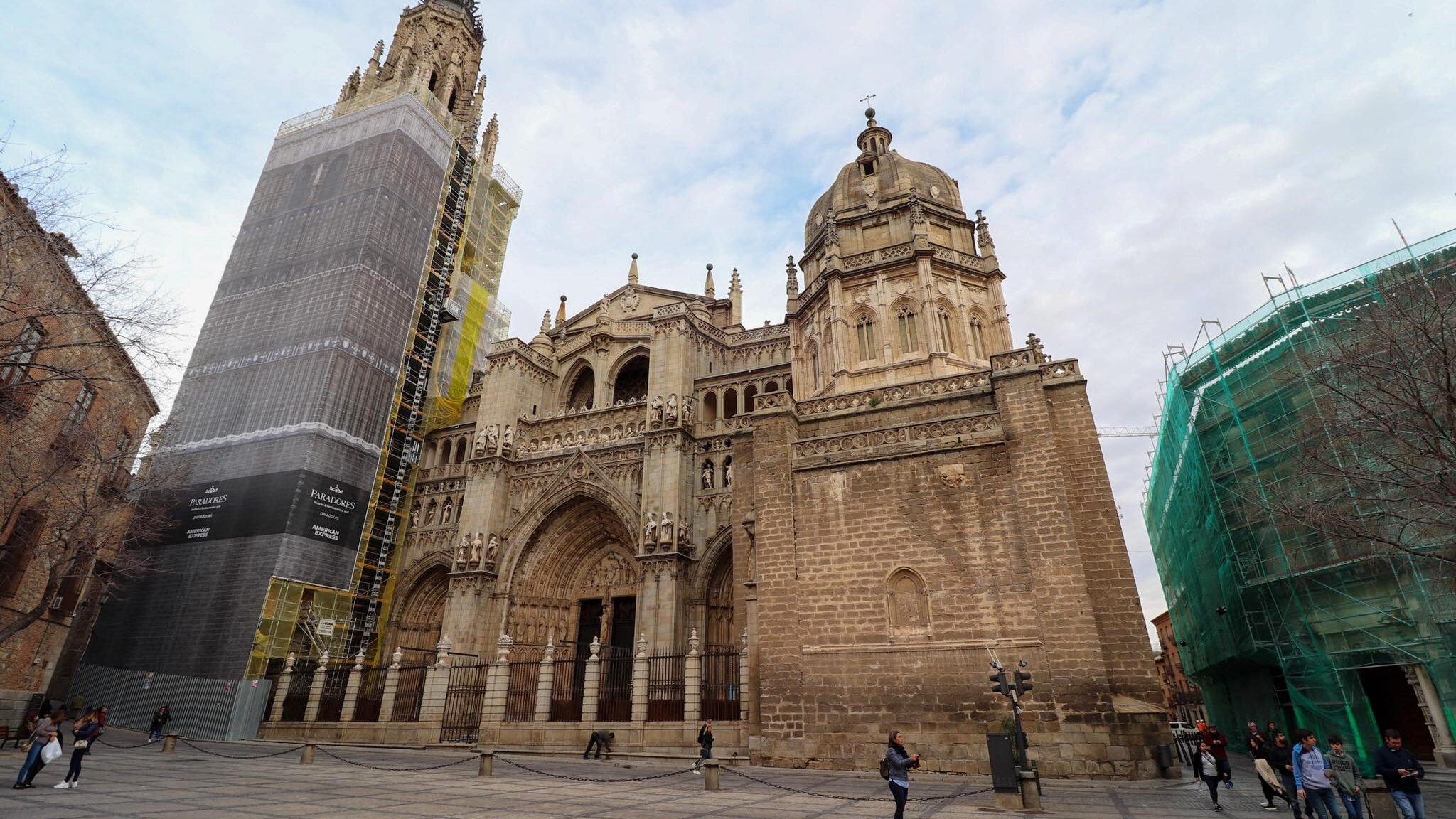 Large cathedral in Toledo with scaffolding.