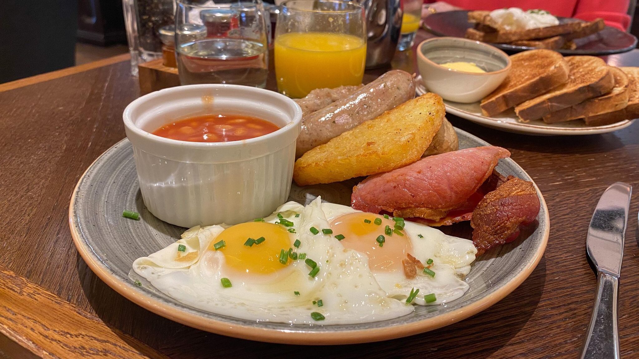 Full English breakfast served in a hotel.