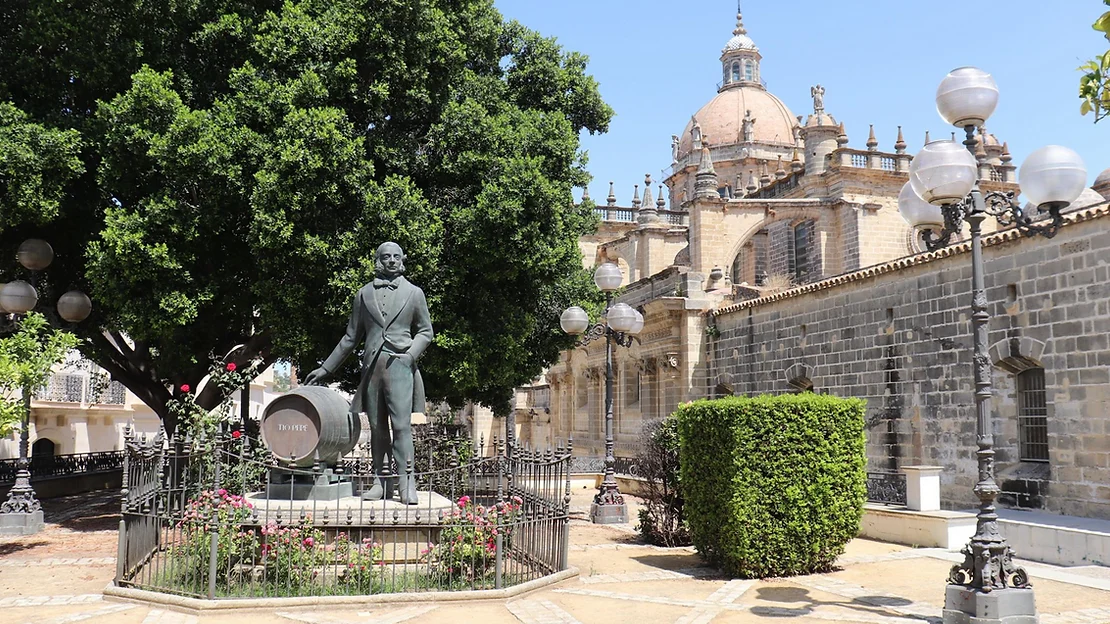 Statue of Sherry maker in front of Cathedral.