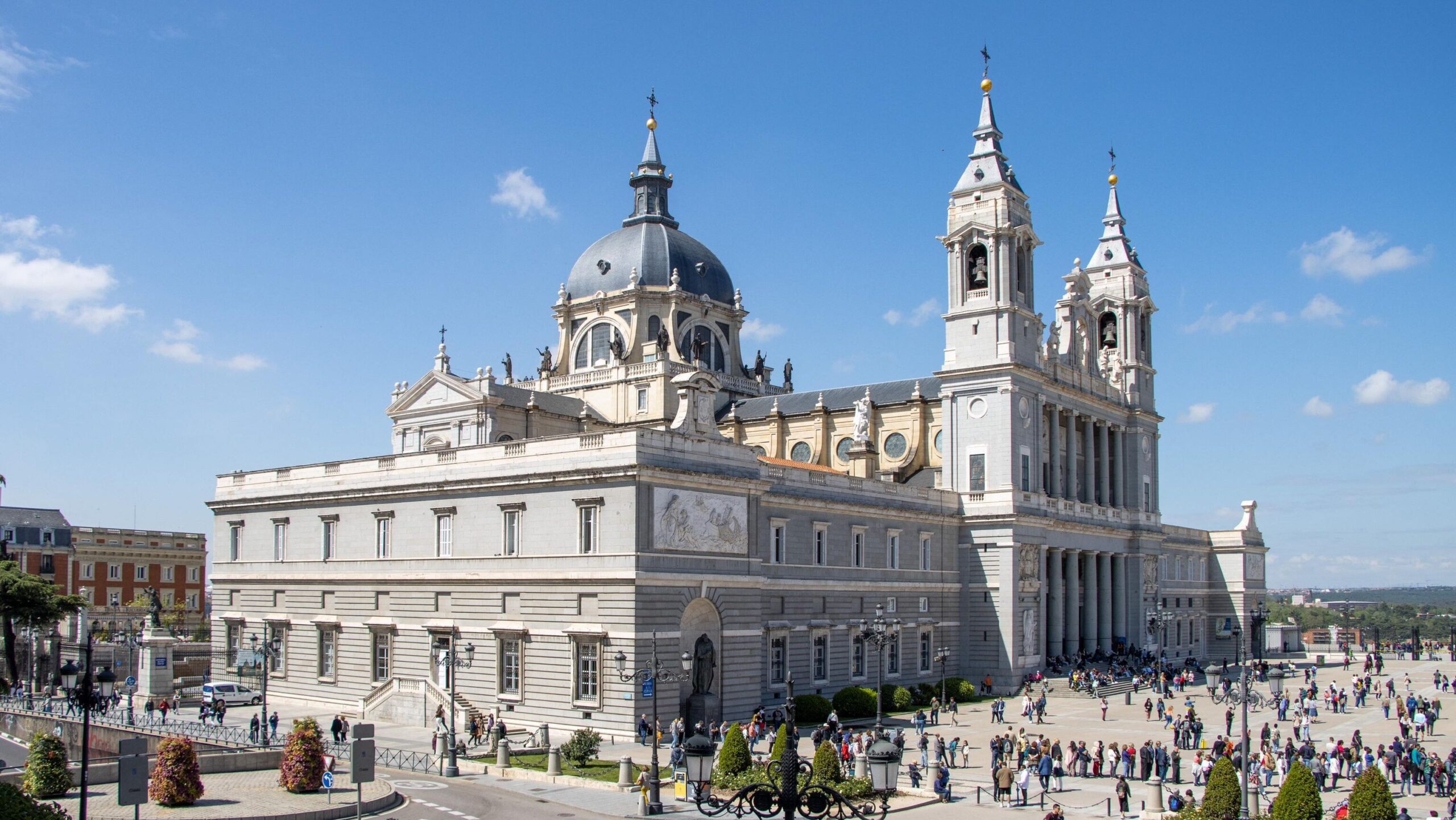 Large cathedral in Madrid on sunny day.