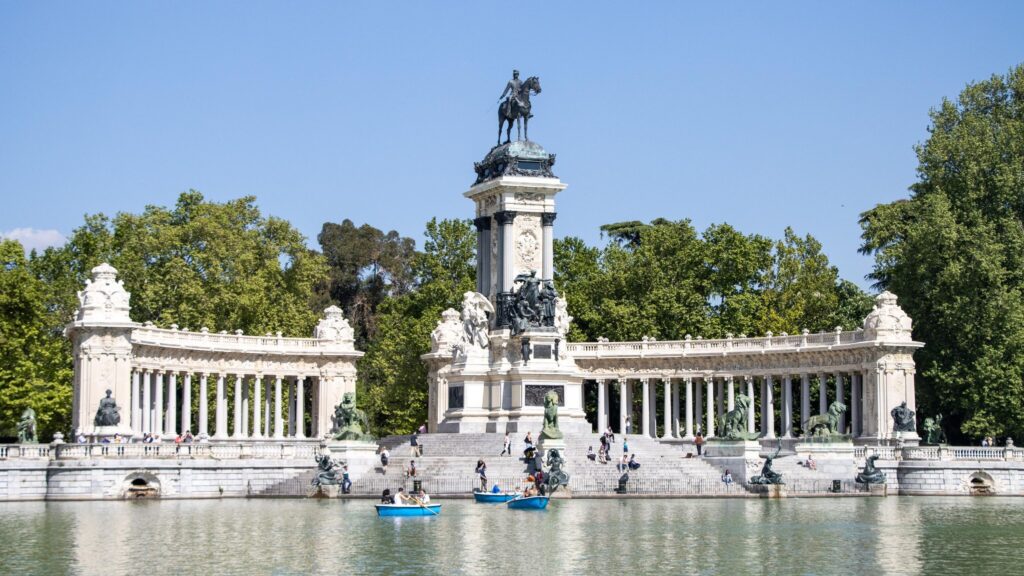 Artificial lake with boats in El Retiro.