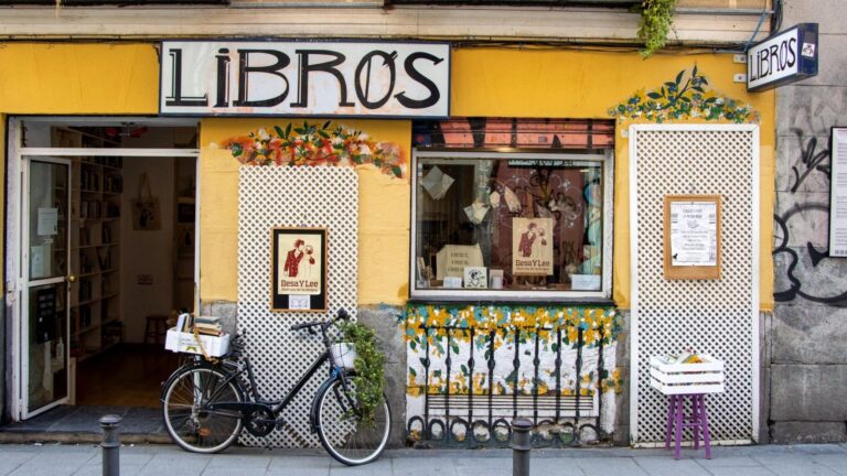 Malasana neighbourhoods in Madrid bookstore in yellow.