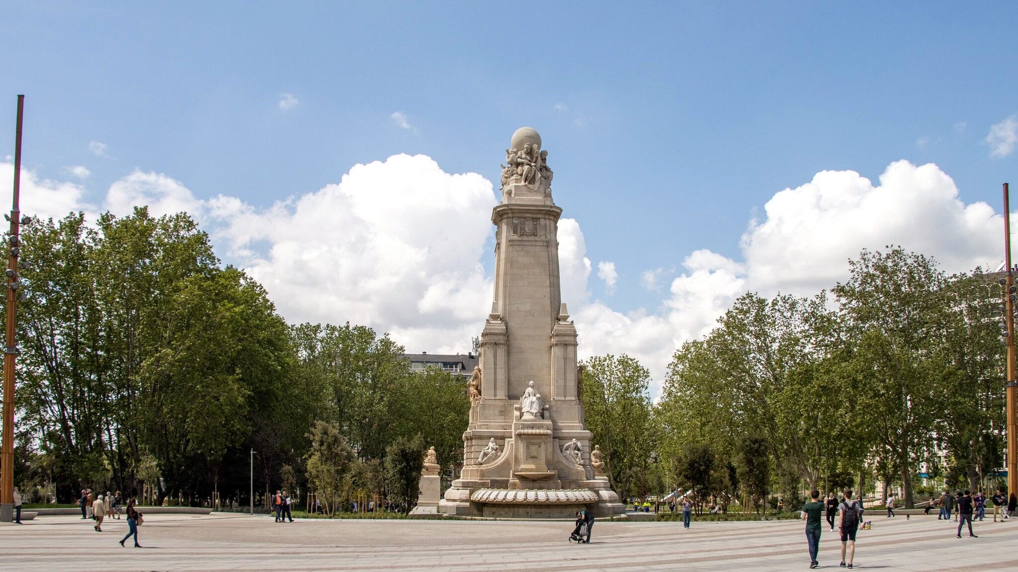 Large statue in plaza in Madrid.