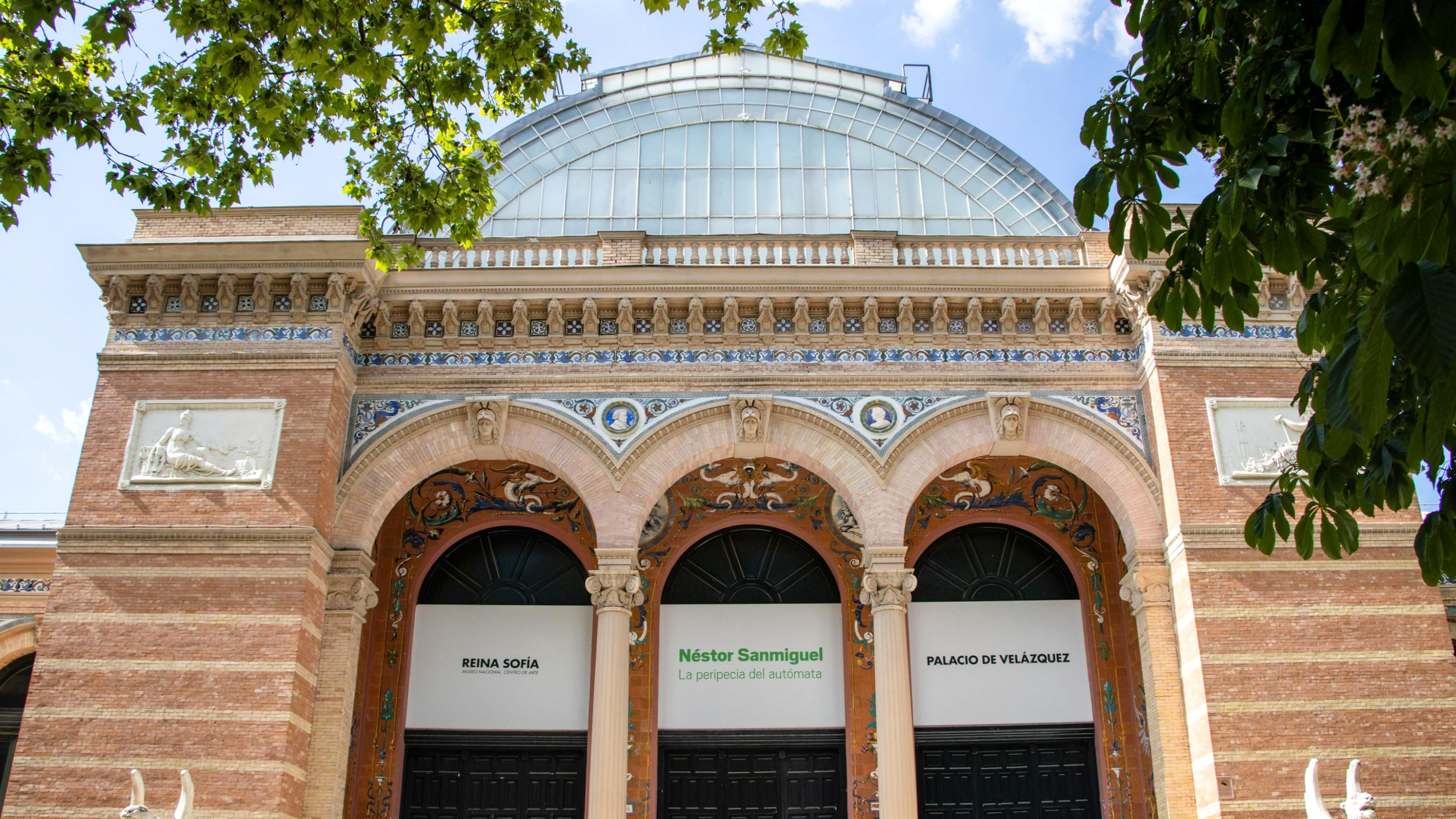 Large palace building things to see in Retiro Park.