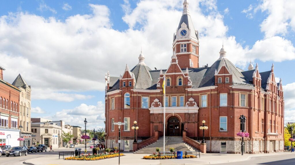 Large city hall building in centre of town.