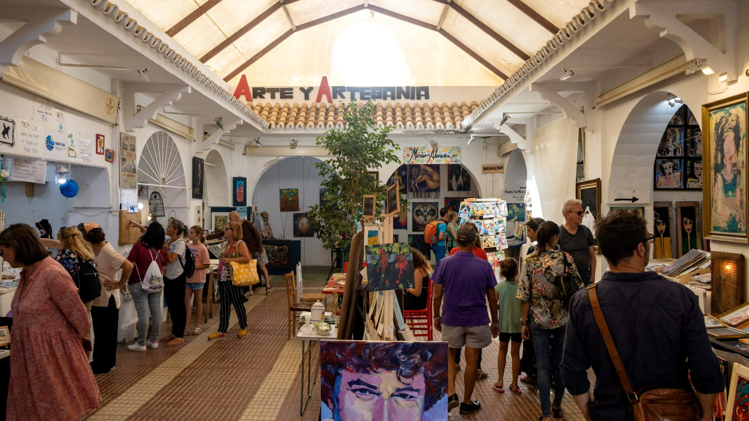 Indoor market with local artists.