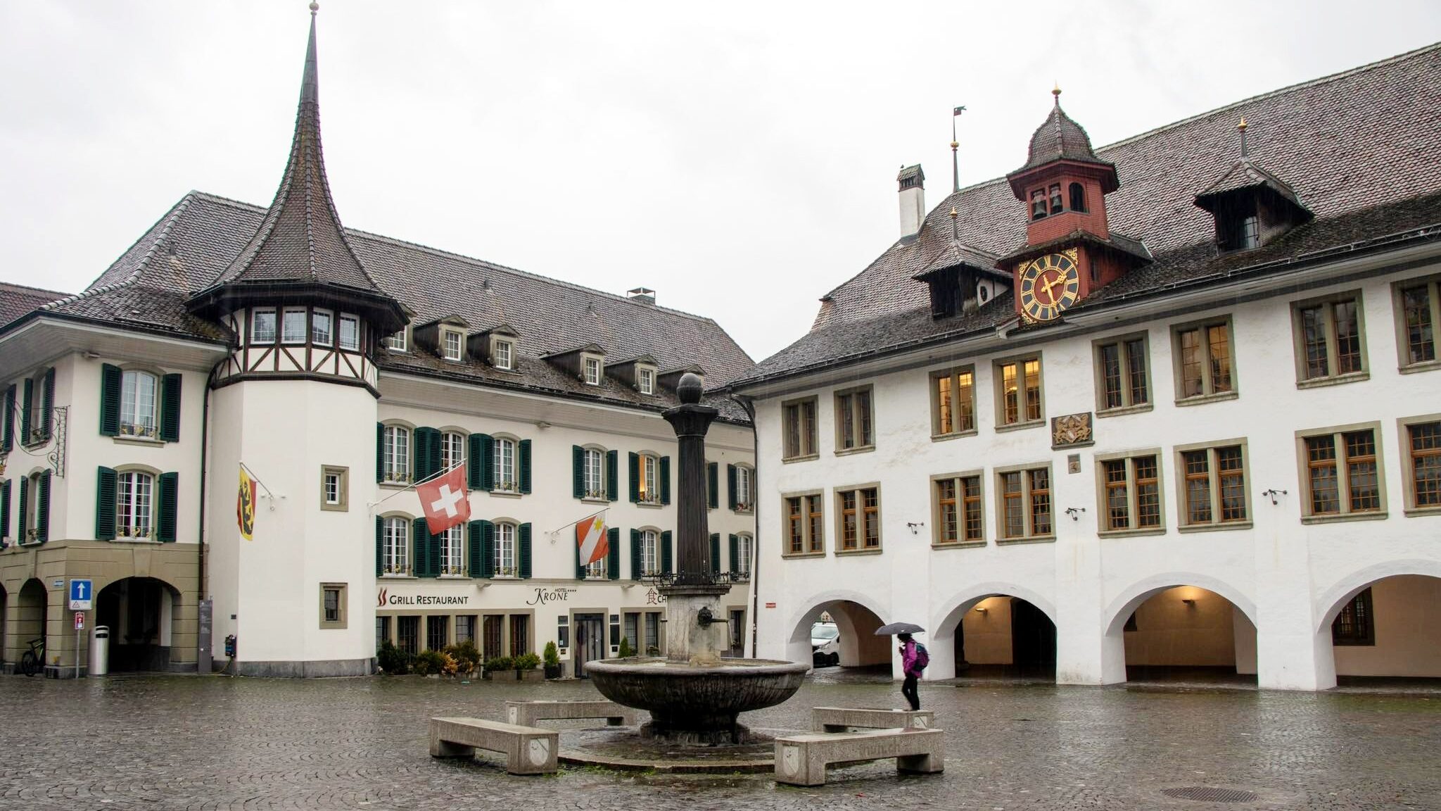 Small square in Thun in the rain.