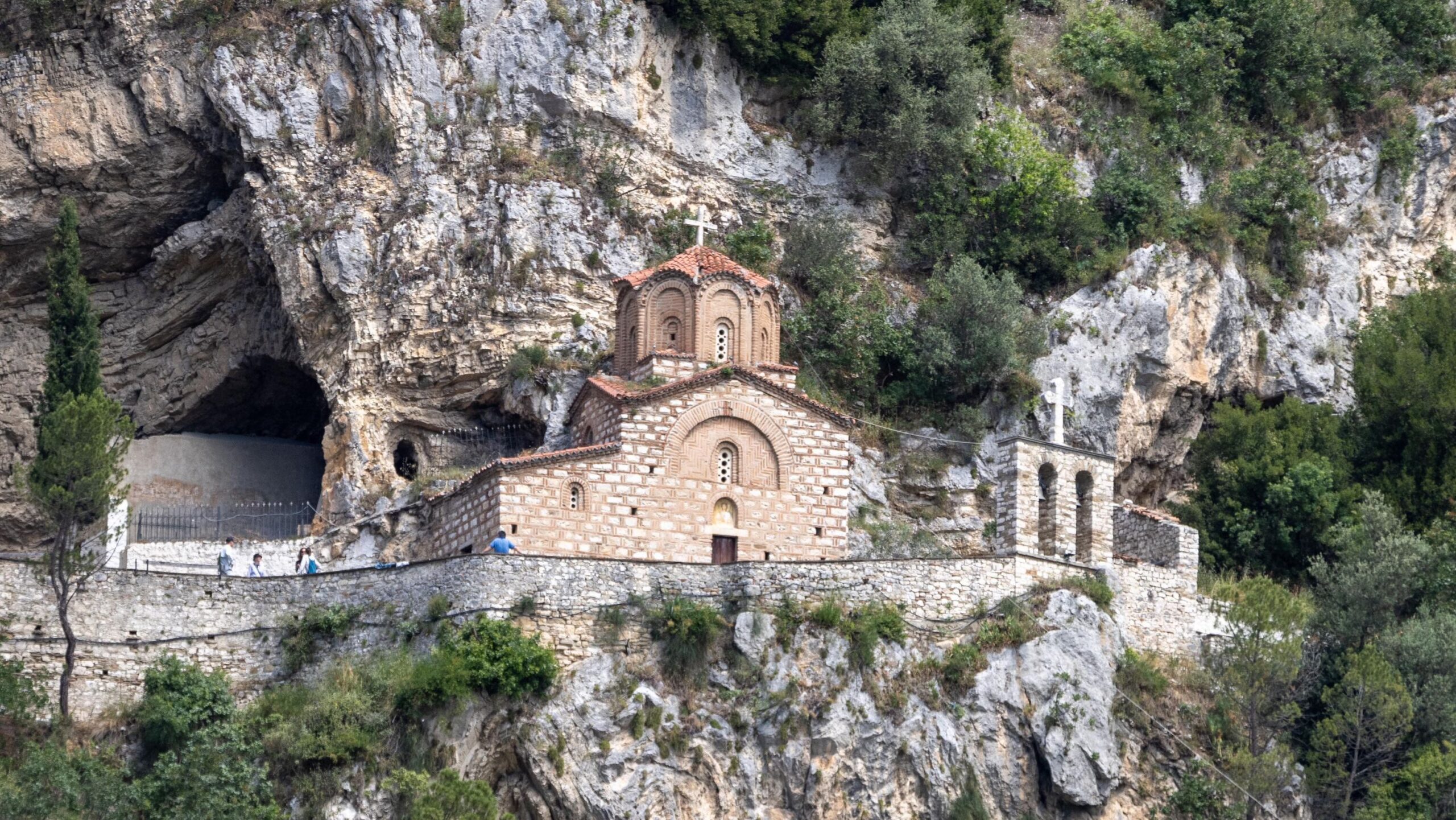 Small church along the cliffs in Berat.