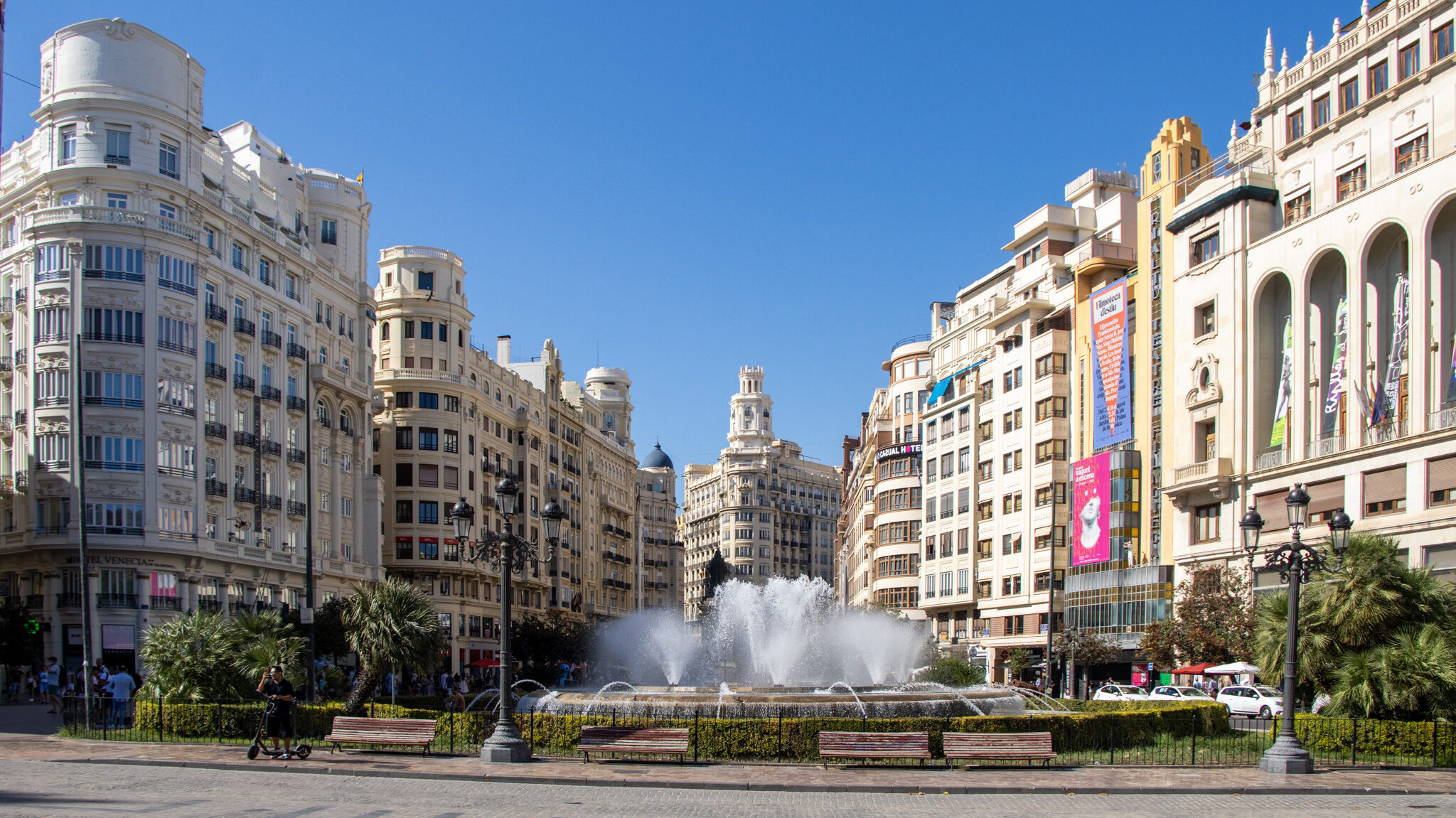 Large plaza in front of town hall in Valencia.