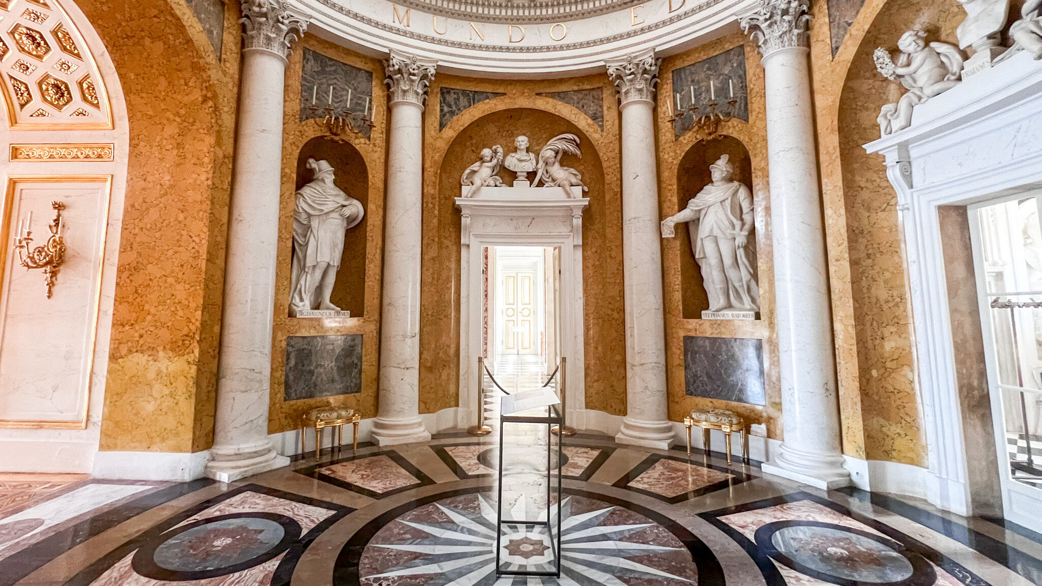 Round room inside palace in Warsaw.