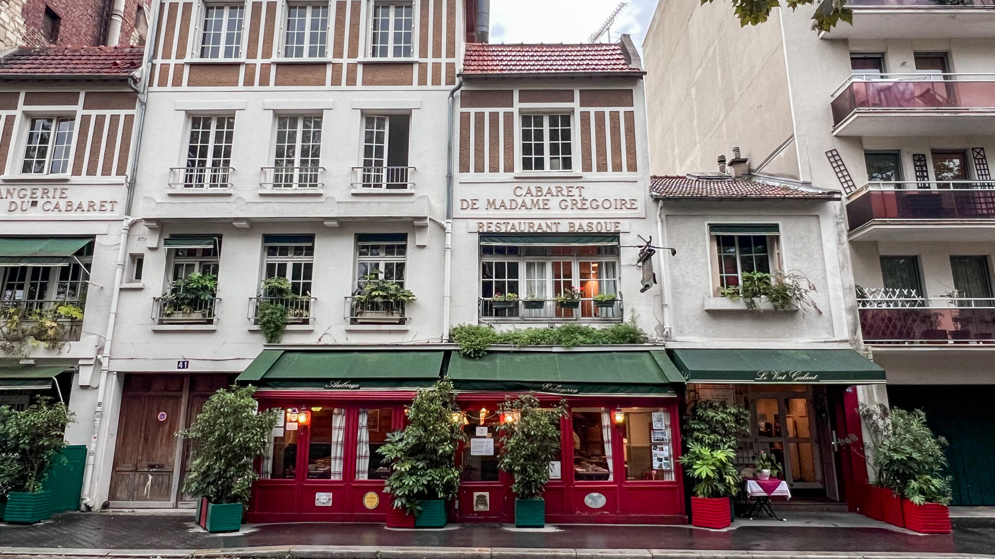 Front of historic hotel and restaurant in Paris.