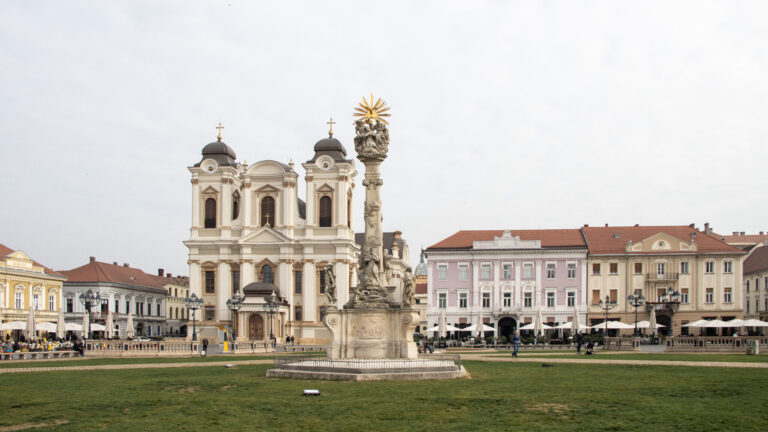 Main square what to do in Timisoara.