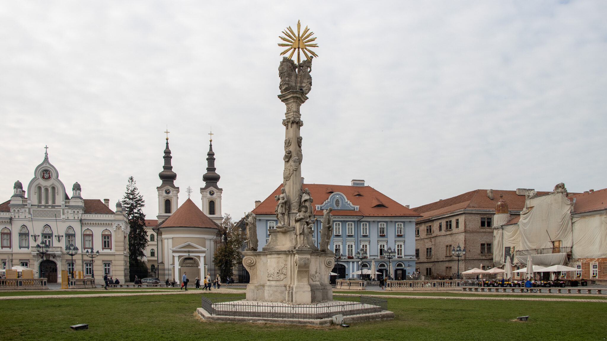 Large plaza in old town things to do in Timisoara.