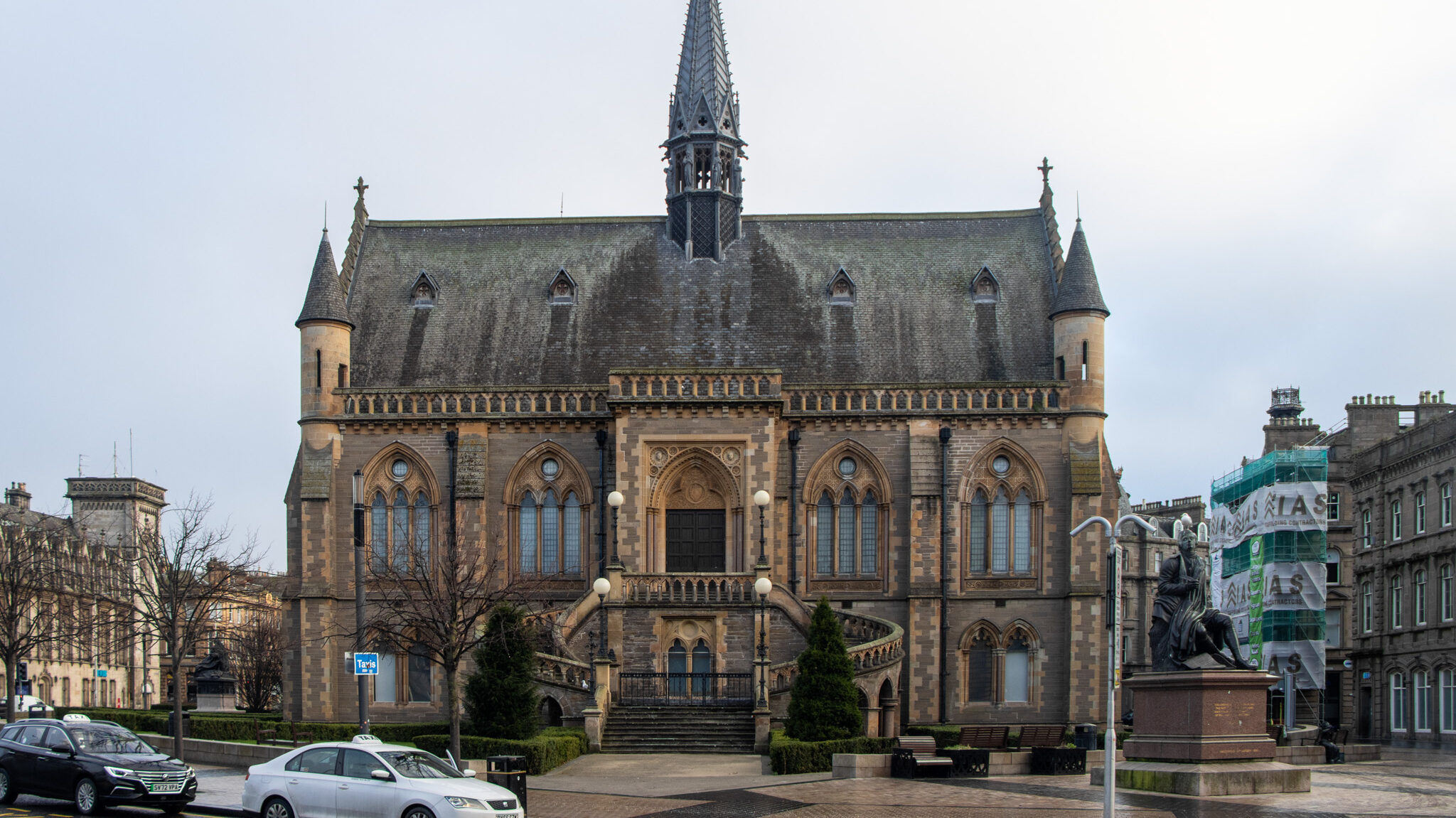 Victoria style building as art gallery things to do in Dundee.