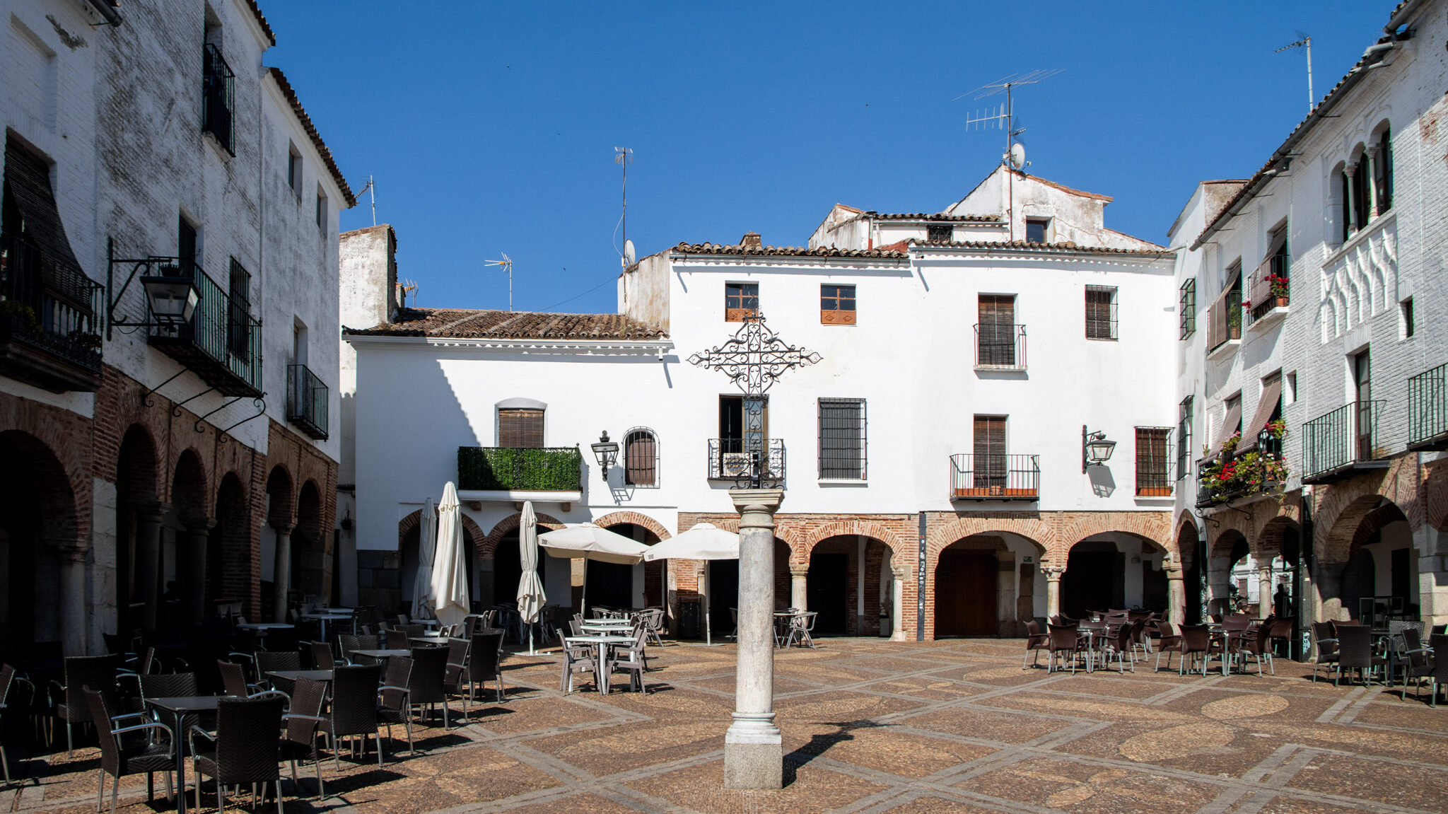 Plaza Chica Zafra | Krista the Explorer Small historic plaza with restaurants.