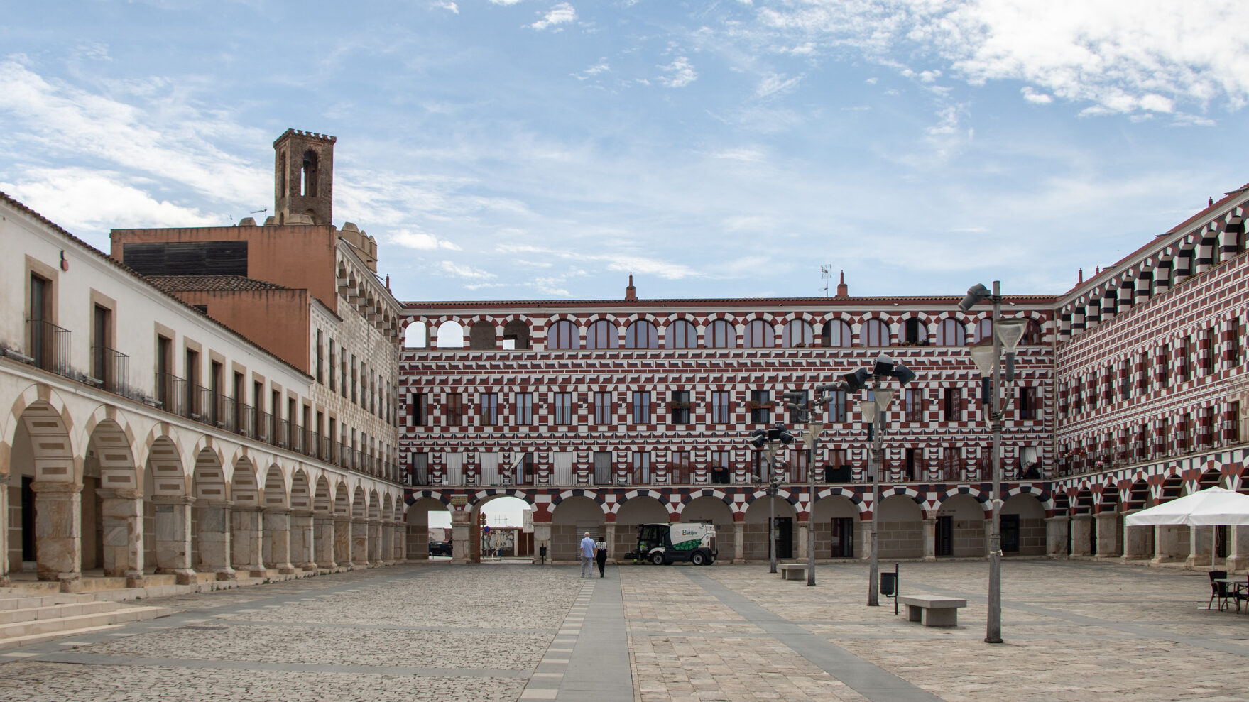Plaza Alta Badajoz | Krista the Explorer Historic plaza with decoratively painted walls.