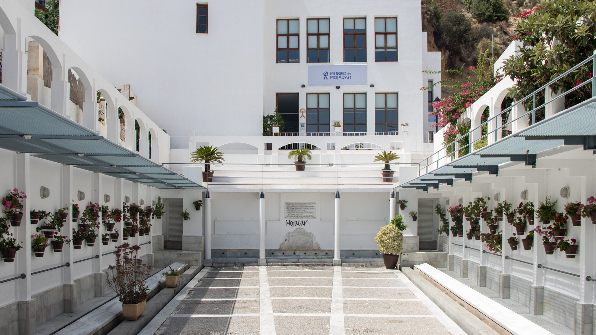 Town's main fountain in the old town.
