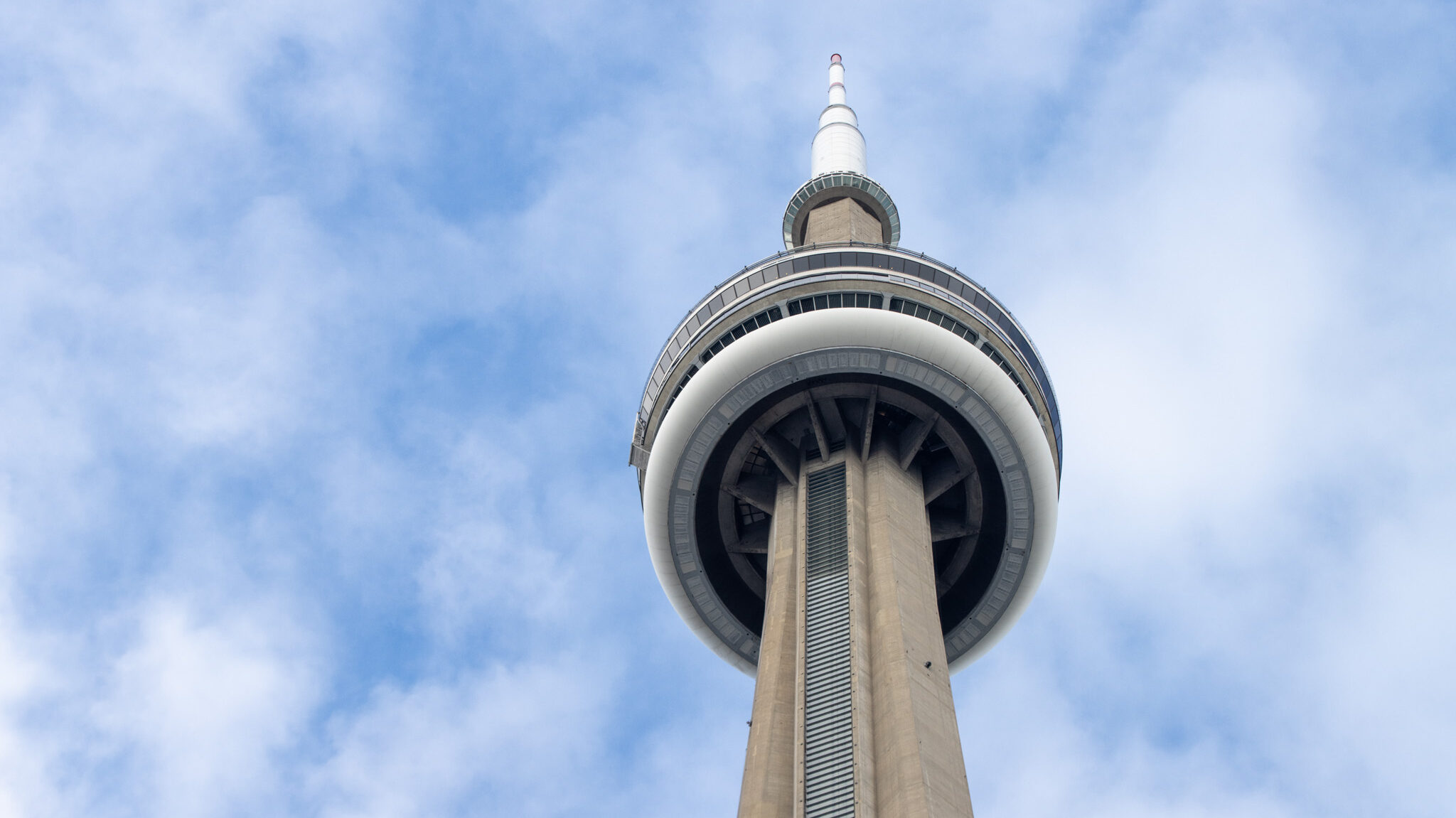 View of the CN Tower during a weekend in Toronto.