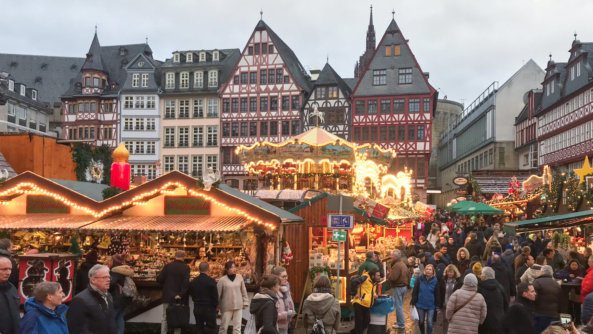 Christmas market in main square of Frankfurt old town.