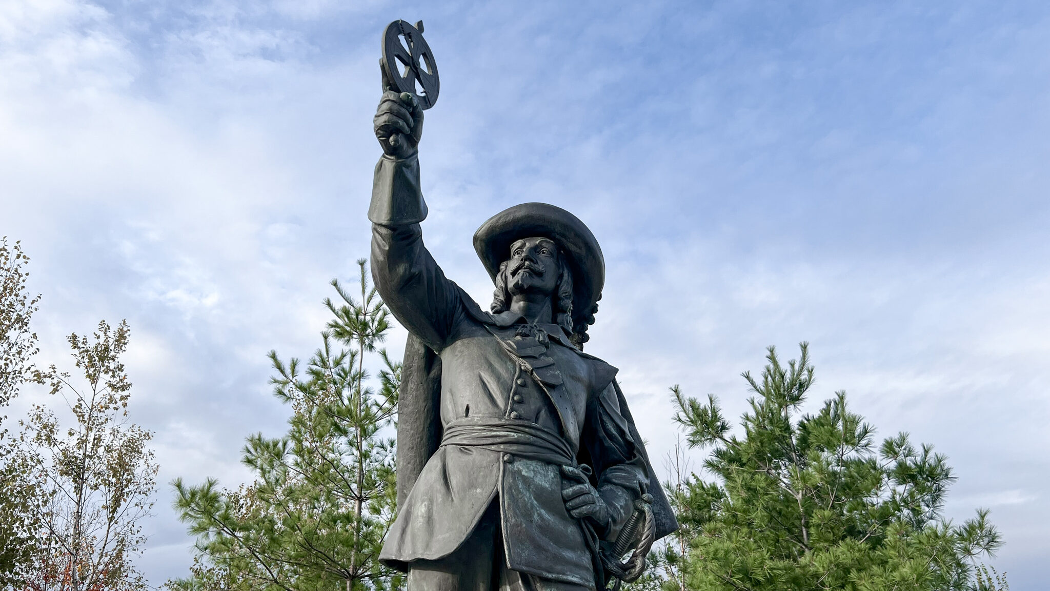 Samuel De Champlain Ottawa | Krista the Explorer Bronze statue of Samuel De Champlain in Ottawa park.