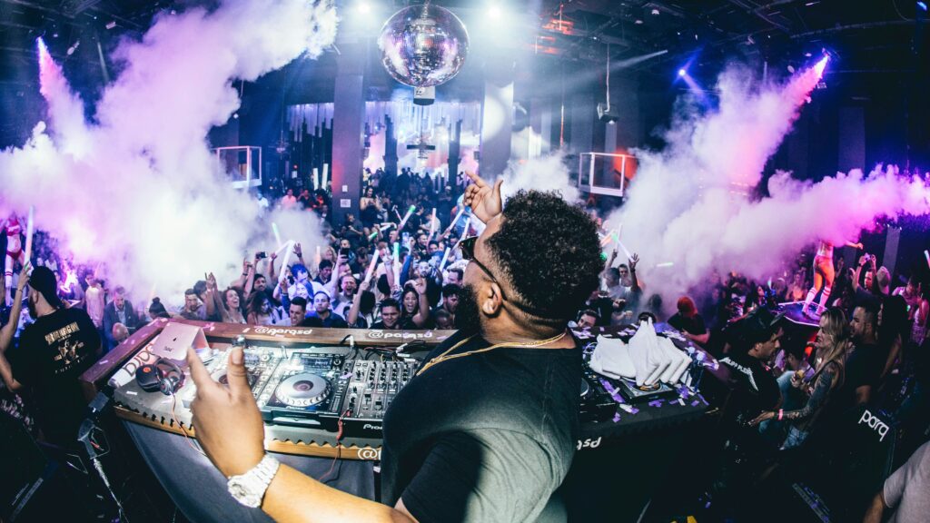 DJ at party Europe after darak.