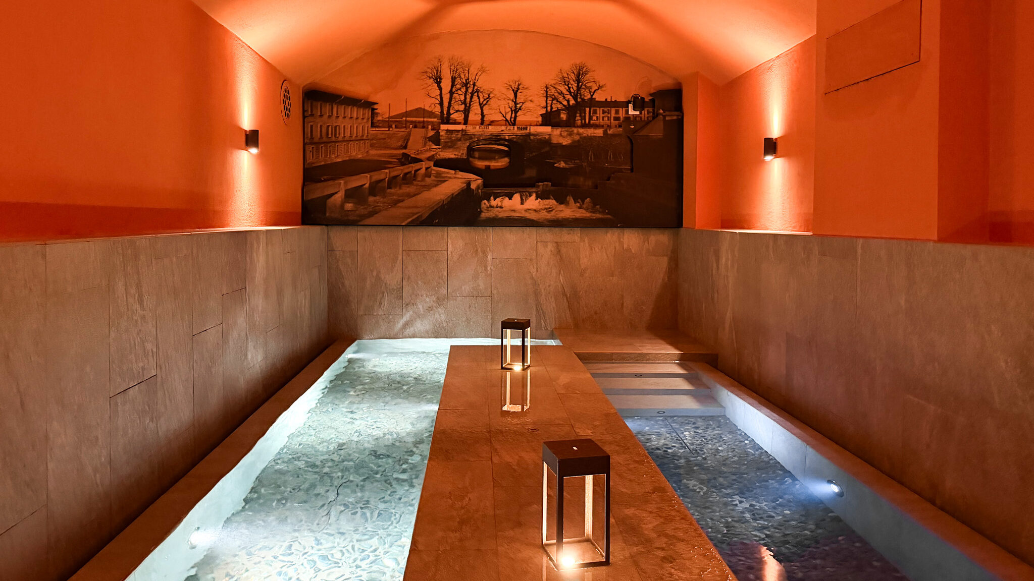 Hot and cold circulation pool in spa in Milan.