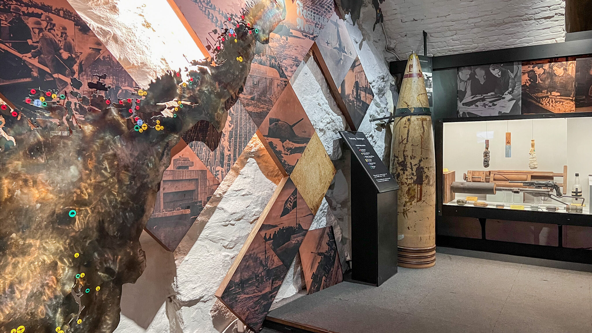 Museum display showing WWII efforts in Norway.